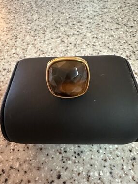 Fashion Ring. Gold tone with Brown topaz like setting.
